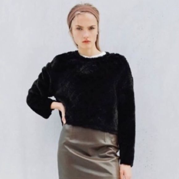 Zara Sweaters - ZARA | Plush Furry Quilted Black Crop Sweater Women’s Size Large